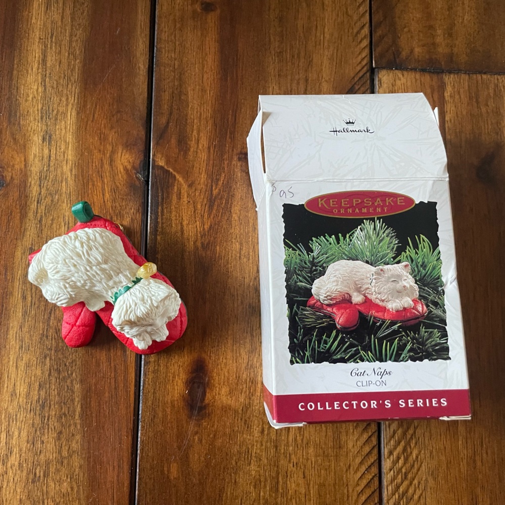 1995 Hallmark Mischievous Kittens Ornament